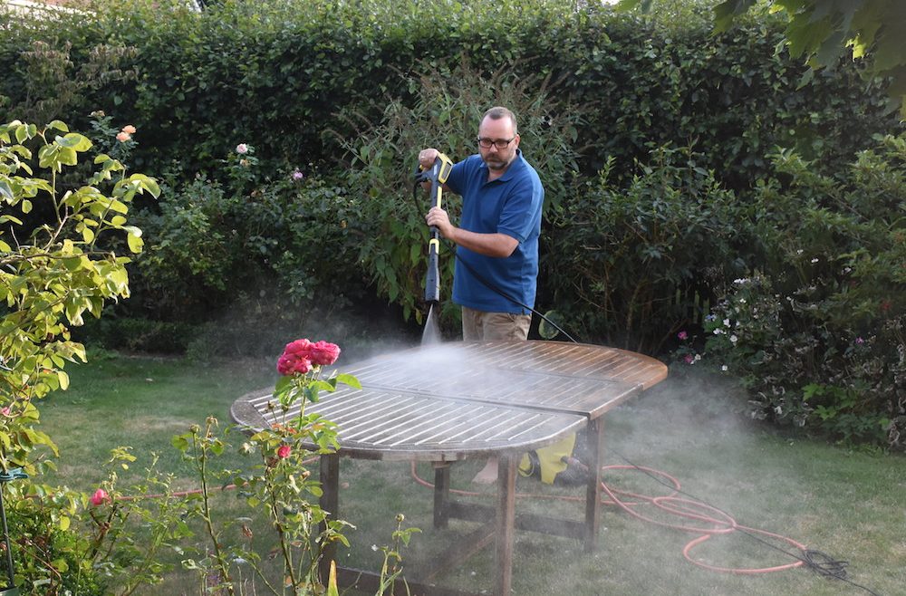 Kärcher - Gartentisch - Reinigung - Franks kleiner Garten