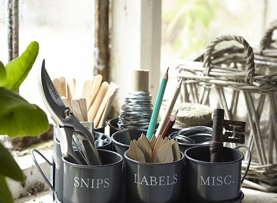 SC - Gardeners Gubbins - Sophie Conrad - grey - Burgon & Ball - lifestyle - Franks kleiner Garten