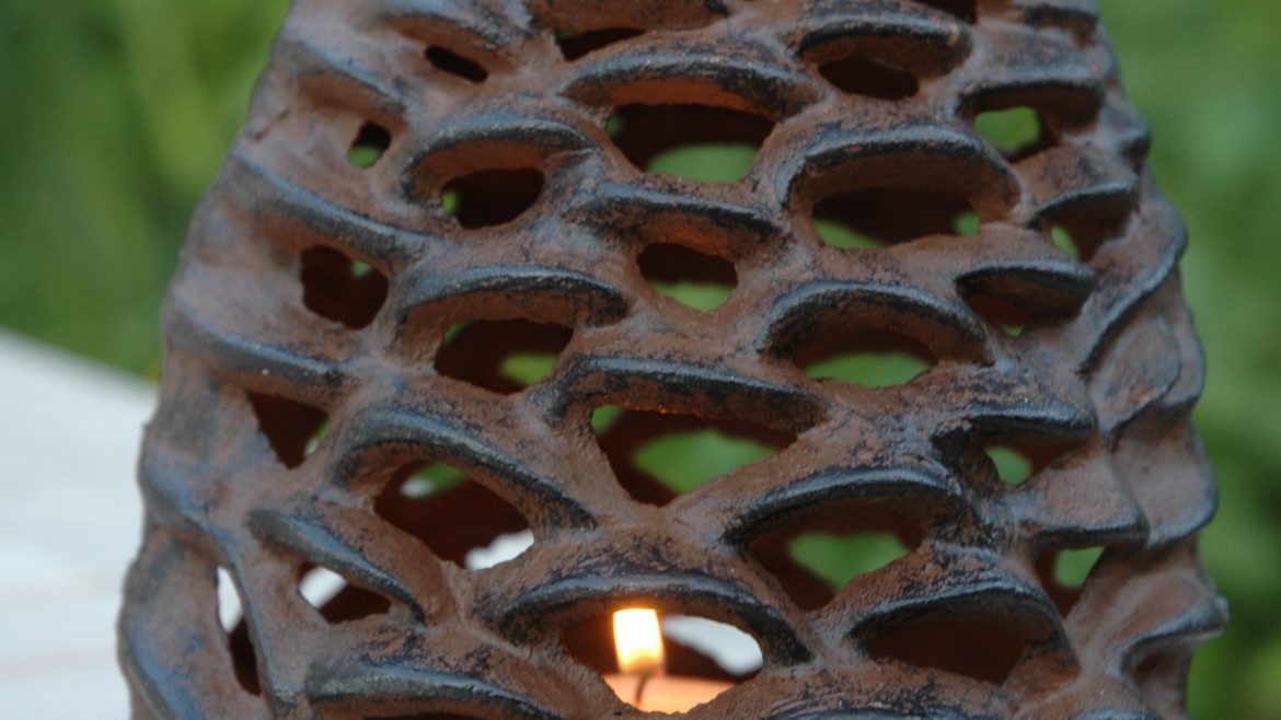 Windlicht - Pinecone - Tannenzapfen - klein - lifestyle 02 - Franks kleiner Garten