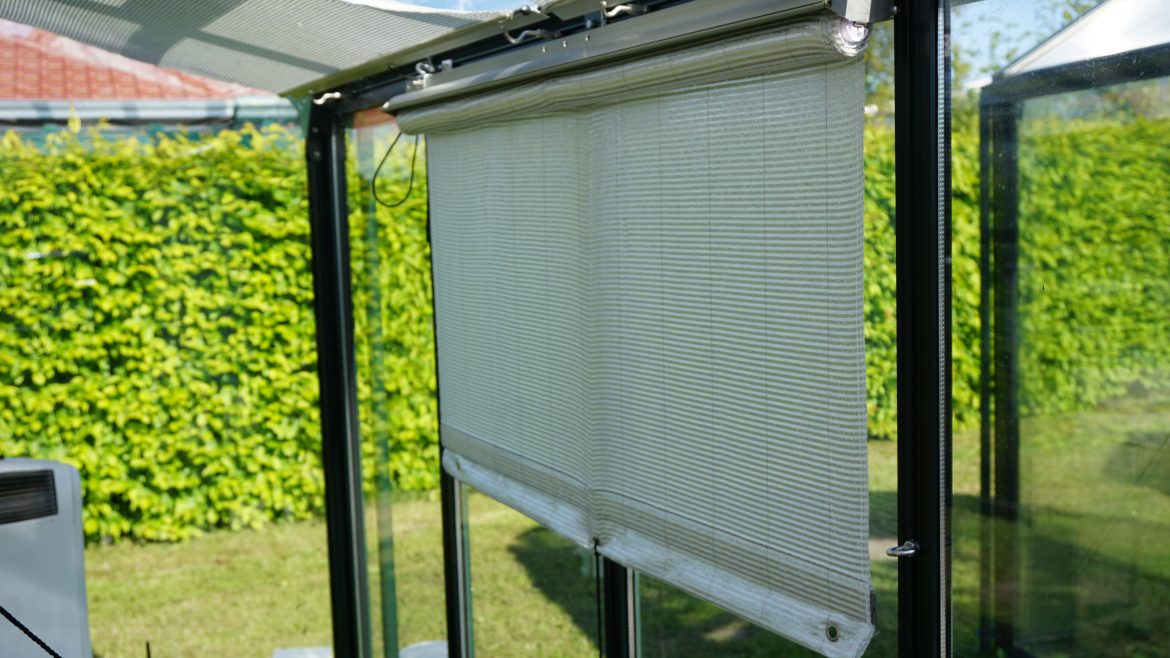 Gewächshaus - Hoklartherm - Schattierung - Seitenrollo - Mai - Franks kleiner Garten