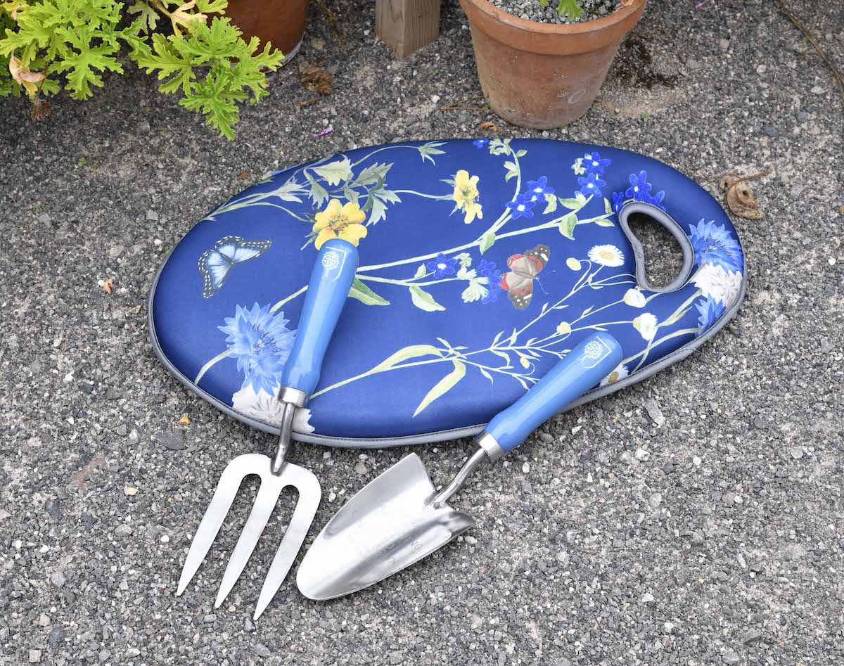 Schaufel & Grabegabel - Kneeler - British Meadow - Geschenkset - Burgon & Ball - Franks kleiner Garten Schaufel & Grabegabel - Kneeler - British Meadow - Geschenkset - Burgon & Ball - Franks kleiner Garten