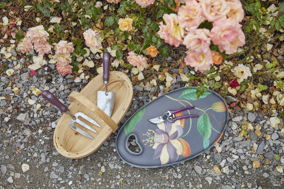 Kniekissen - Kneelo - Kneeler - Passionsblume - Lifestyle - Burgon & Ball - Franks kleiner Garten Kniekissen - Kneelo - Kneeler - Passionsblume - Lifestyle - Burgon & Ball - Franks kleiner Garten